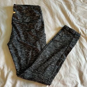 Women’s Ododos Leggings with Thigh Pockets! Large